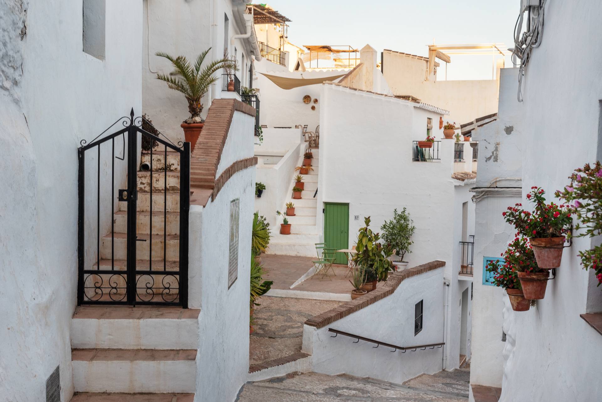 Vista en ladera sobre Frigiliana