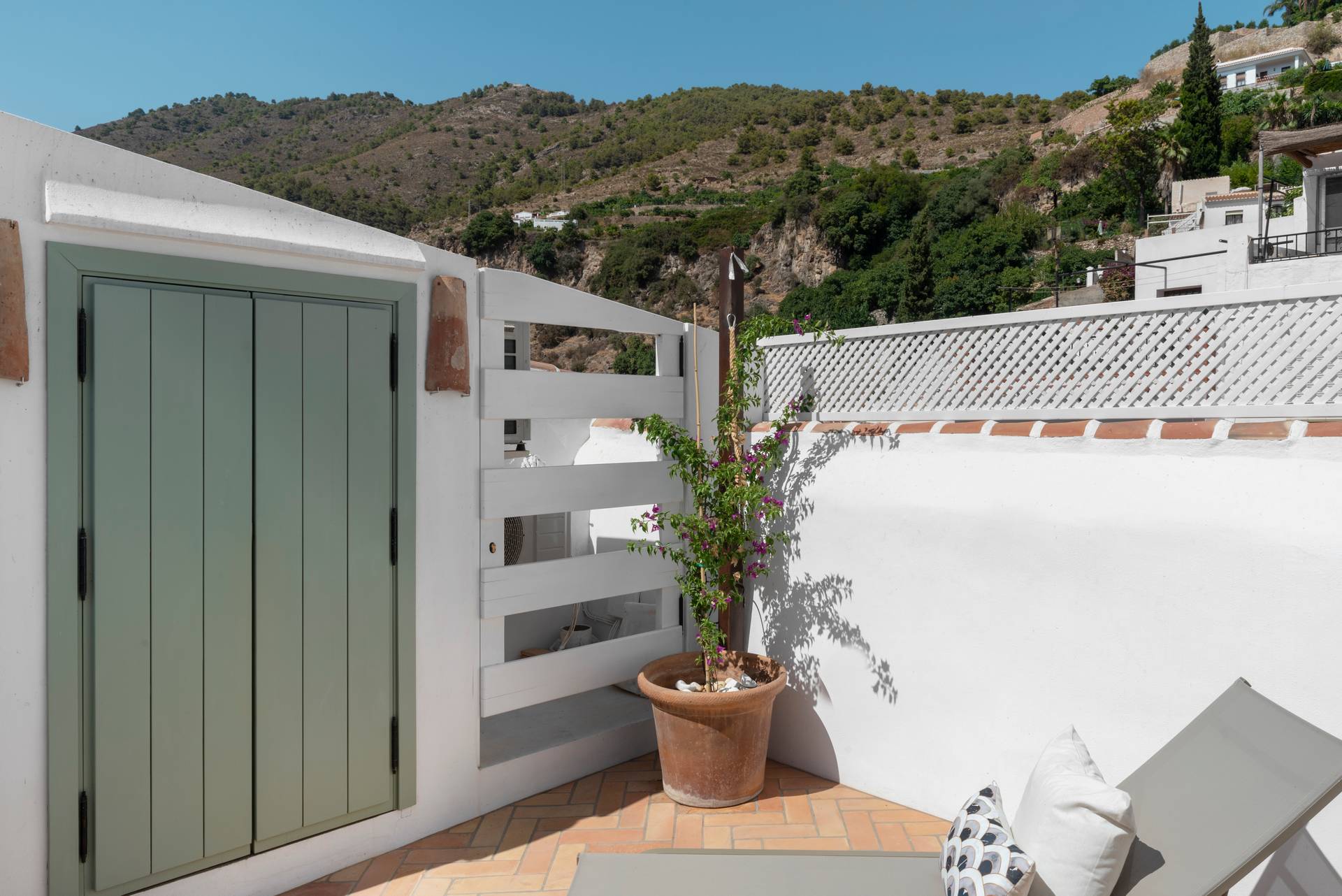 AMARA Maha apartment with large terrace in Frigiliana 8